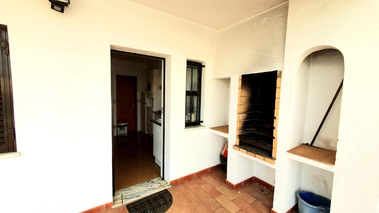 Lovelystay - Alto Dos Calicos 2Br House With Garden Albufeira Bagian luar foto